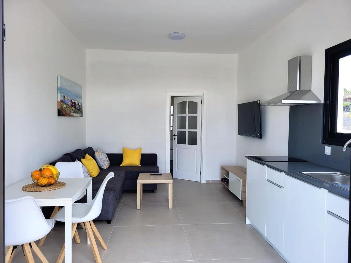 Apartamentos Falcon Tinajo Exterior photo