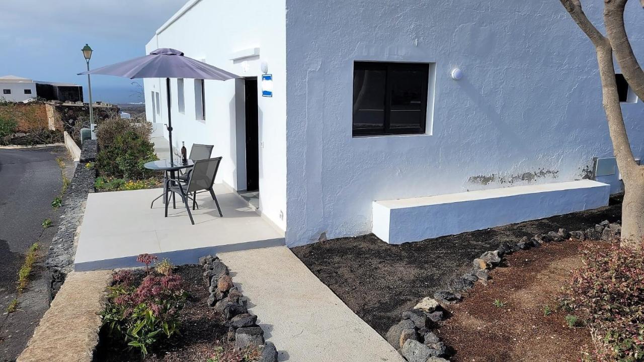 Apartamentos Falcon Tinajo Exterior photo