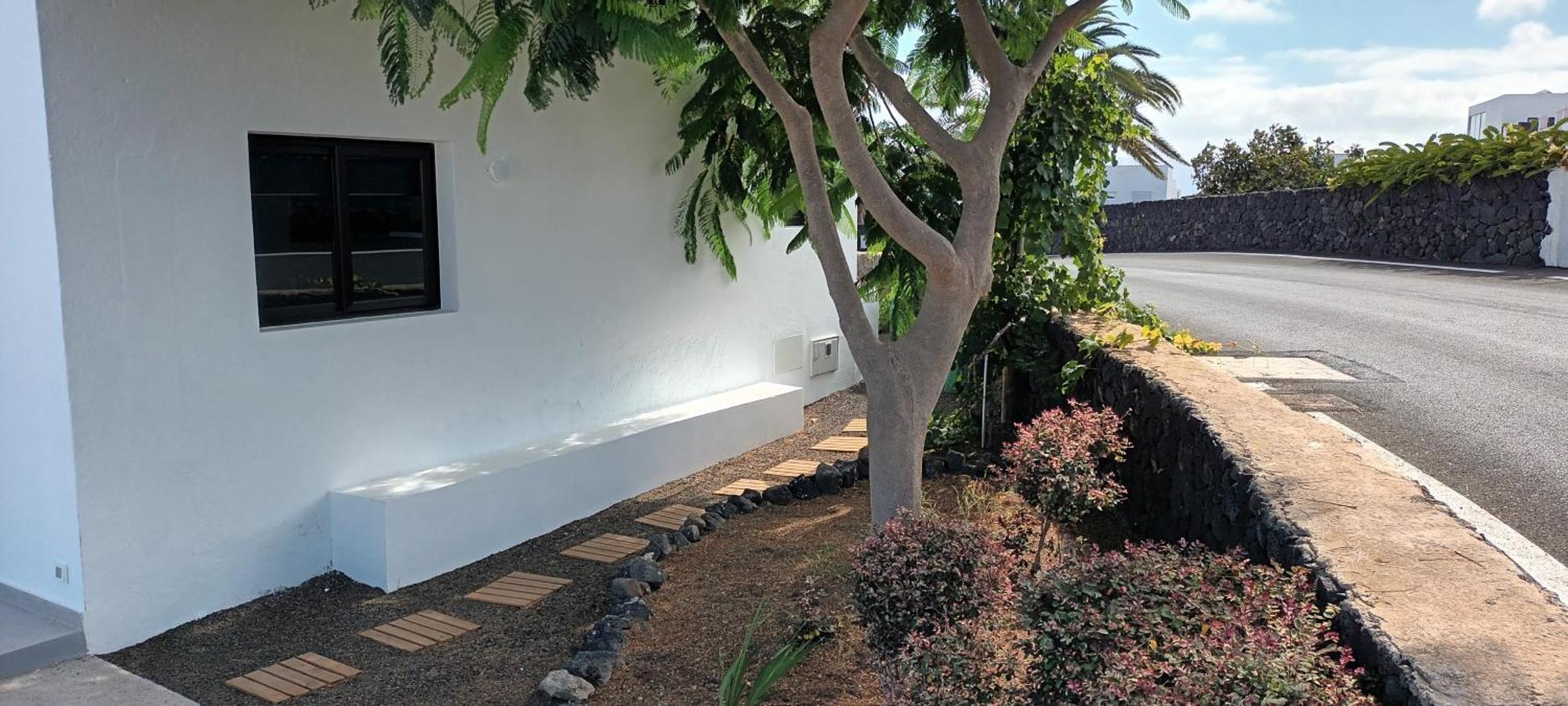 Apartamentos Falcon Tinajo Exterior photo